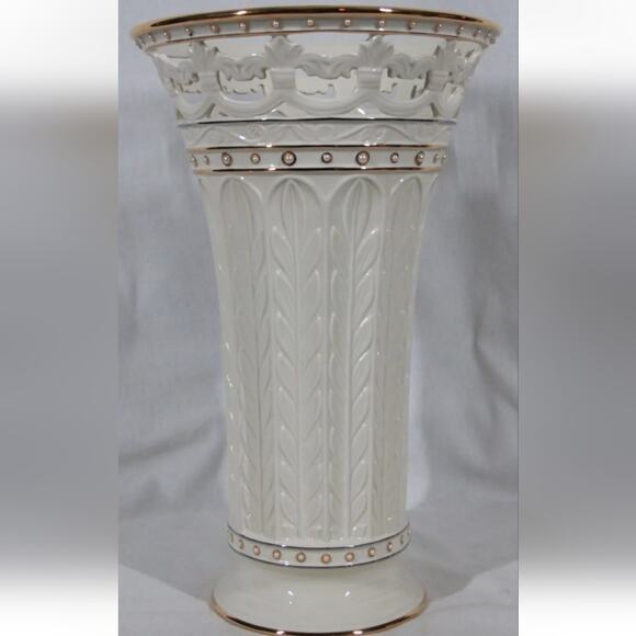 RARE VINTAGE LENOX FLORENTINE & PEARL IVORY & GOLD SIZE 16” TALL VASE with box - Picture 2 of 5